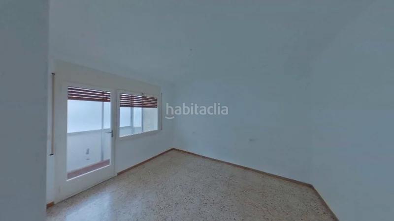Foto 8a49886a-8370-4b65-af50-35d51c90ae96. Piso (gerona). "okupado" (no se puede visitar ni hipotecar). en Figueres