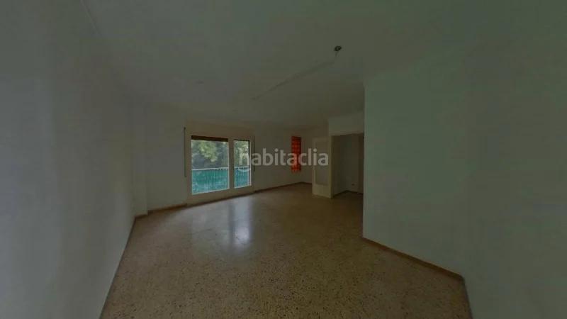 Foto e810e074-7fa1-4a38-b365-f62a97fabe77. Piso (gerona). "okupado" (no se puede visitar ni hipotecar). en Figueres