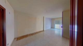 Appartement  Carrer de montblanc. Blanes (gerona). "okupado" (no se puede visitar ni hipotecar).