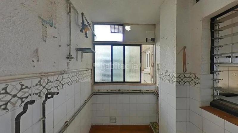 Foto 1b0456e7-bdfa-418c-a5c2-984d504aa617. Piso (barcelona). "okupado" (no se puede visitar ni hipotecar). en Mataró