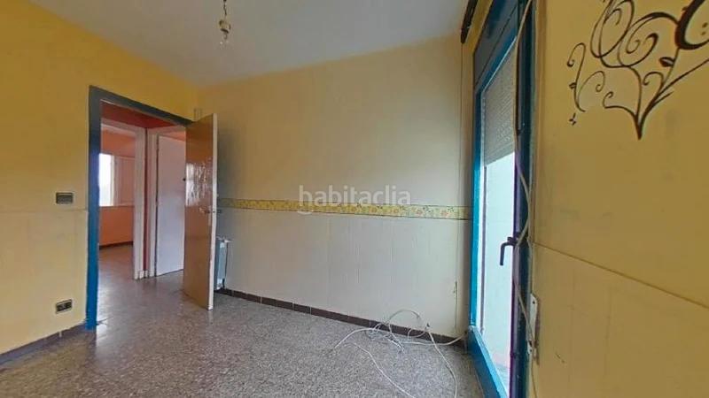 Foto 231bbaee-c6cf-45de-8037-2b69f16c4f69. Piso (barcelona). "okupado" (no se puede visitar ni hipotecar). en Mataró