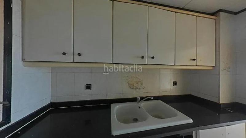 Foto e0b669f6-cf23-49e0-b79a-02ce5a5574d4. Piso (barcelona). "okupado" (no se puede visitar ni hipotecar). en Mataró
