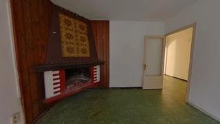Chalet  Avinguda de catalunya. Torredembarra (tarragona). "okupado" (no se puede visitar ni hip
