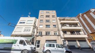 Appartement  Carrer renaixement. Terrassa (barcelona). "okupado" (no se puede visitar ni hipoteca
