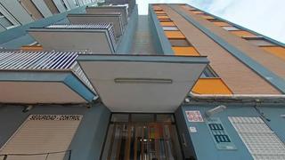 Pis  Carrer del pintor maella. València (valència). "okupado" (no se puede visitar ni hipotecar