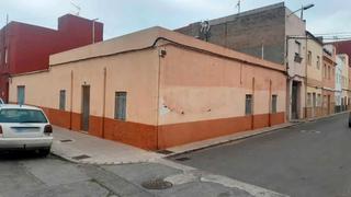 Terreny residencial  Carrer del 9 d'octubre. Almassora (castellón). "okupado" (no se puede visitar ni hipotec