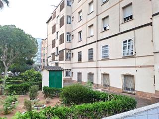 Piso  Plaça de la hispanitat. Viladecans (barcelona). sin posesión “ocupado” (no se puede visi