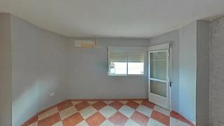 Pis  Avenida santo reino. Andújar (jaén). "okupado" (no se puede visitar ni hipotecar).