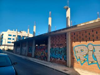 Édifice  Carrer de pigmalión. Edificio residencial en construcción detenida, en venta en peñís