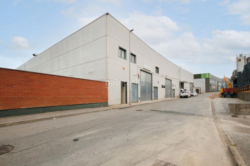 Foto 8d4ead4a-ce4f-4ab7-b466-e21df372682c. Nave industrial (barcelona ). "okupado" (no se puede visitar ni hipotecar). en Terrassa