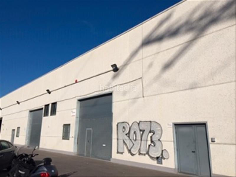 Foto b624949b-3b77-4ec6-8fd4-875e41729dd9. Nave industrial (barcelona ). "okupado" (no se puede visitar ni hipotecar). en Terrassa