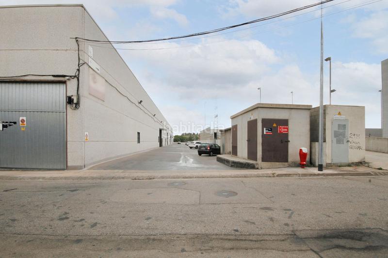 Foto dcb0814f-d520-4246-97db-5d36aebe9403. Nave industrial (barcelona ). "okupado" (no se puede visitar ni hipotecar). en Terrassa