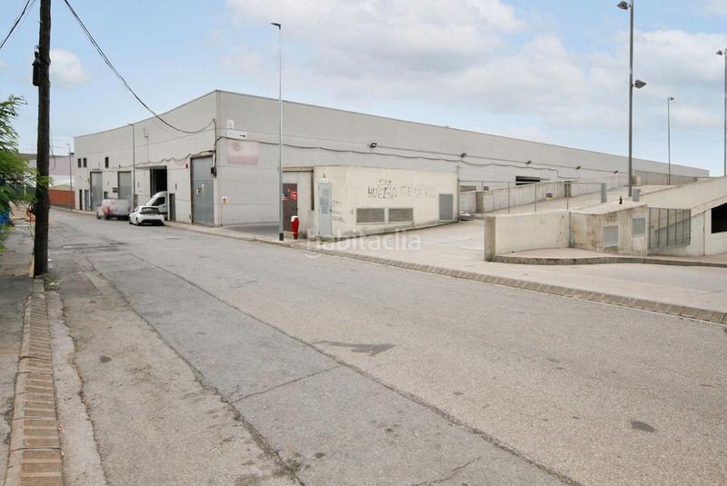 Foto f1af1670-b133-4d26-b53c-411c0d748a8b. Nave industrial (barcelona ). "okupado" (no se puede visitar ni hipotecar). en Terrassa