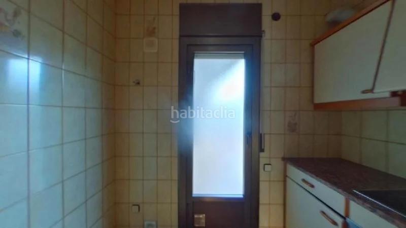 Foto eb26b832-3654-4896-b066-01e92bea8409. Piso (barcelona). "okupado" (no se puede visitar ni hipotecar). en Mataró