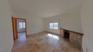 Chalet  Carrer del fornal. Esparreguera (barcelona). "okupado" (no se puede visitar ni hipo