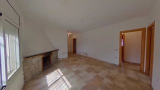 Chalet  Carrer del fornal. Esparreguera (barcelona). "okupado" (no se puede visitar ni hipo