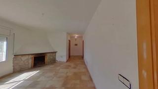 Chalet  Carrer del fornal. Esparreguera (barcelona). "okupado" (no se puede visitar ni hipo