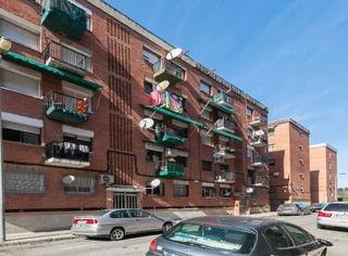 Pis  Carrer d'archidona. Sabadell (barcelona). "okupado" (no se puede visitar ni hipoteca