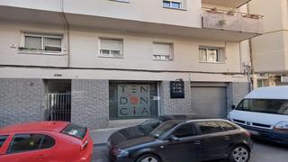 Pis  Carrer de narcís monturiol. Esplugues de llobregat (barcelona). "okupado" (no se puede visit