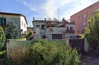Chalet  Avinguda can ribalta. Sant fost de campsentelles (barcelona). "okupado" (no se puede v