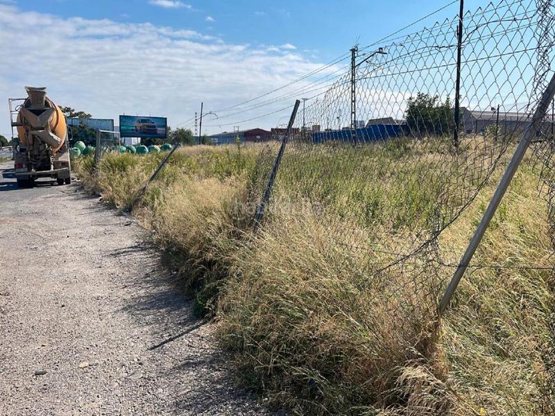 Foto 8c08fc9e-5f6b-40ae-84a4-81e4f10f1976. Terreny residencial a La Portalada - Varea Logroño