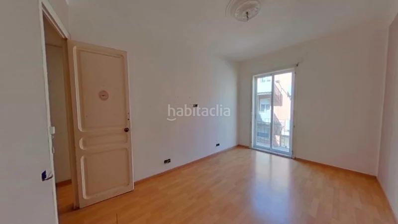 Foto 6b50fd7d-662a-4e7b-9eb2-b68061ddf2d8. Pis a Collblanc Hospitalet de Llobregat (L´)