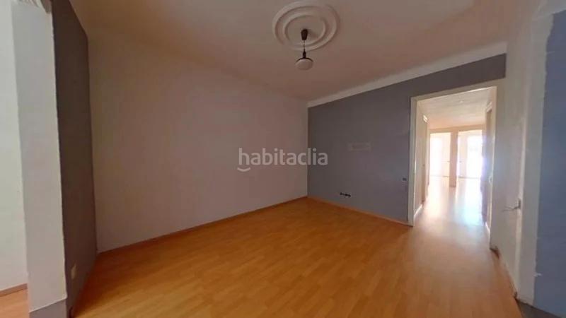 Foto f0f755cf-653c-4813-8bba-be35b5046f8a. Pis a Collblanc Hospitalet de Llobregat (L´)