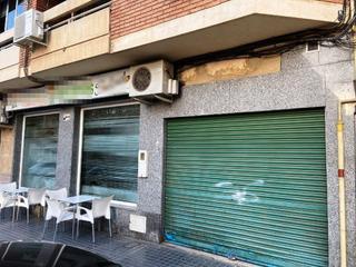 Local Comercial en Calle Acera Fuente de la Salud