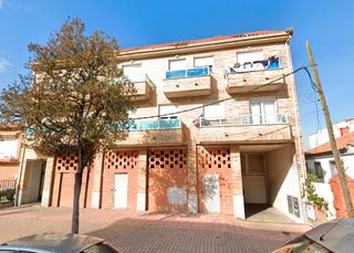 Aparcament cotxe  Calle real. Yuncos (toledo). sin posesión “ocupado” (no se puede visitar ni