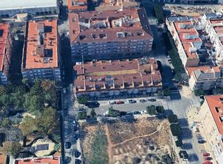 Casa adossada a Alcácer. Cm