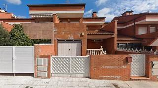 Casa  Calle isla de gran canaria. Seseña (toledo). sin posesión “ocupado” (no se puede visitar ni