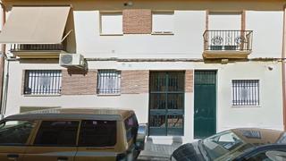 Pis  Calle lorca. Aguilar de la frontera (córdoba). "okupado" (no se puede visitar