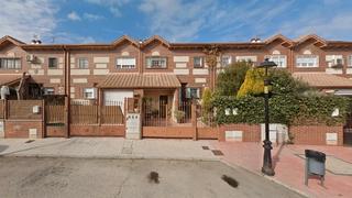 Casa adossada  Calle minarete. Seseña (toledo). sin posesión “ocupado” (no se puede visitar ni