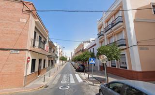 Pis  Calle real de utrera. Dos hermanas (sevilla). sin posesión (no se puede visitar ni hip