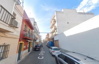 Appartement  Calle ortega y gasset. Sevilla. sin posesión (no se puede visitar ni hipotecar).