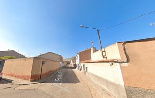Pis  Calle fray juan cobo. Consuegra (toledo). "okupado" (no se puede visitar ni hipotecar)