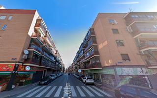 Appartement  Calle de etruria. Madrid. sin posesión (no se puede visitar ni hipotecar).