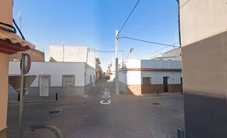 Pis  Calle umbrete. Sevilla. sin posesión (no se puede visitar ni hipotecar).