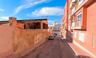 Pis  Calle san luis. Murcia. "okupado" (no se puede visitar ni hipotecar).