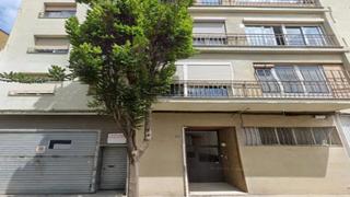 Pis  Carrer de sant dionís. Salt (gerona). en rentabilidad (se vende alquilado, no se puede