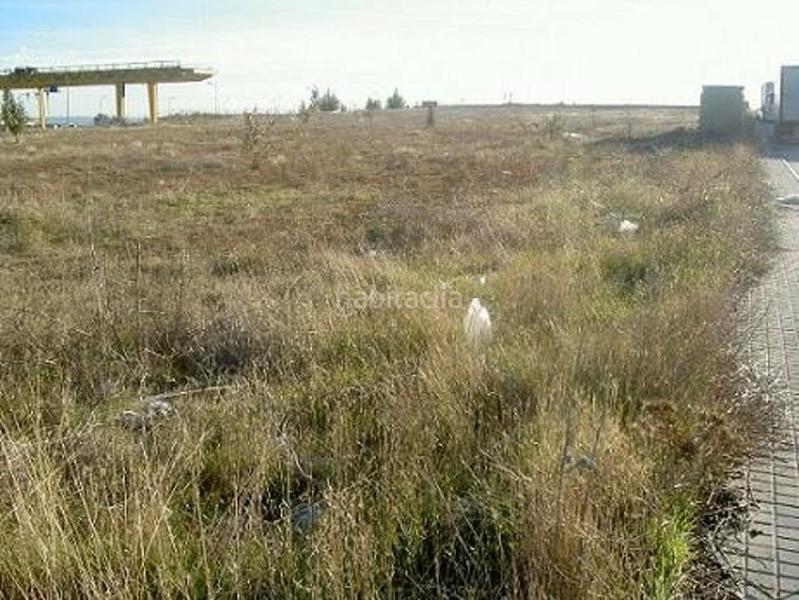 Foto b631cdec-1904-41af-8488-99060e937822. Terrain industriel dans Yunquera de Henares