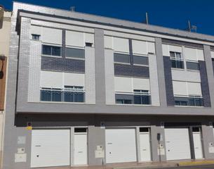 Casa adossada a Alquerías del Niño Perdido. Procedente de banco