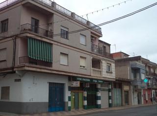 Local commercial à Alberic. Procedente de banco