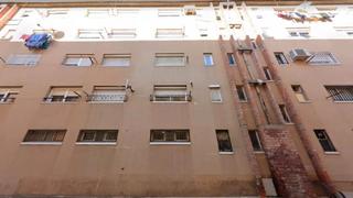 Pis  Carrer del guadiana. Terrassa (barcelona). "okupado" (no se puede visitar ni hipoteca
