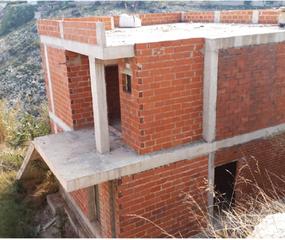 Edifici a Cumbres de Calicanto. Procedente de banco