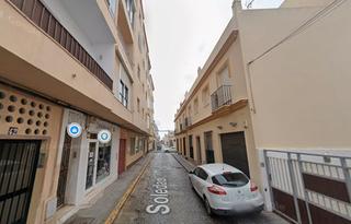 Piso  Calle soledad. Puerto real (cádiz). sin posesión “ocupado” (no se puede visitar