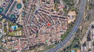 Casa  Calle pío xii. Camas (sevilla). sin posesión “ocupado” (no se puede visitar ni