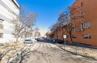 Pis  Calle parque sierra de cardeña. Sevilla (sevilla). sin posesión “ocupado” (no se puede visitar n