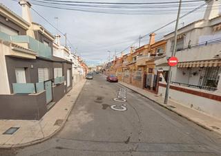 Casa  Calle estoril. Cartagena (murcia). sin posesión “ocupado” (no se puede visitar