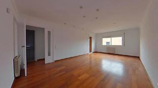 Piso  Carrer de l'esperança. Premià de mar (barcelona). "okupado" (no se puede visitar ni hip